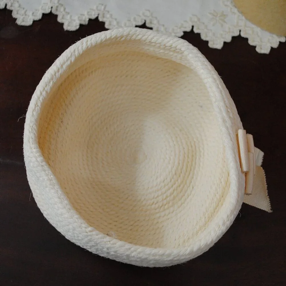 Vintage 1950s-60s Everitt Original Woven Knit Pillbox Hat with Ribbon Accent